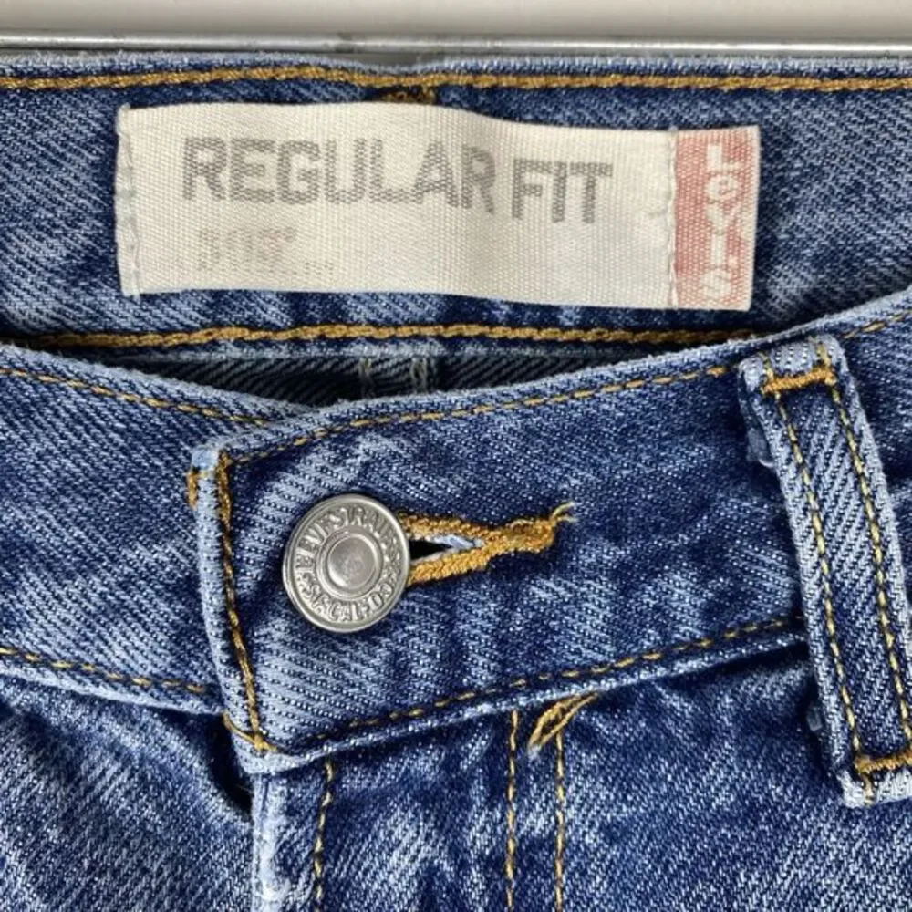 Levi's 505 Men's Jeans 33x32 Medium Wash Blue Jeans Straight Leg Work School